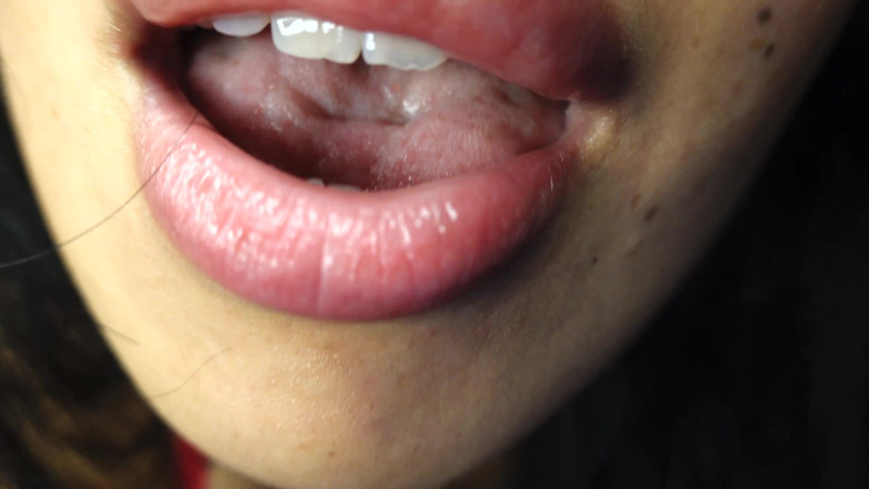 Asmr_mouth: Tonton Apa Mic Ini BuatKan Saya Lakukan