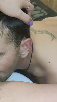 Lízání kundičky v koupelně