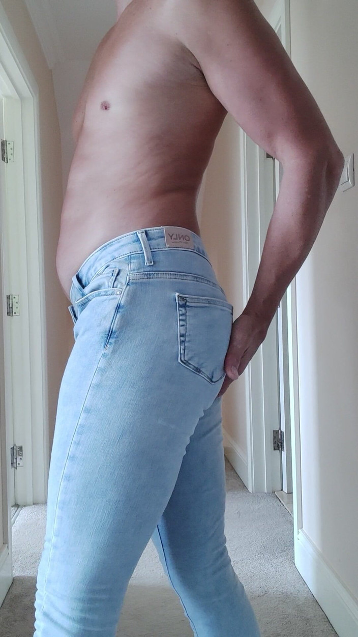 Palsua19: Striptíz V Super Úzkych Kalhotách