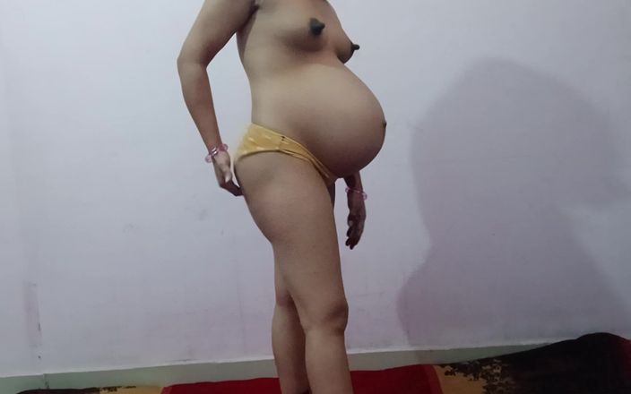 Peena: Сексуальная беременная киска в деревне открыта
