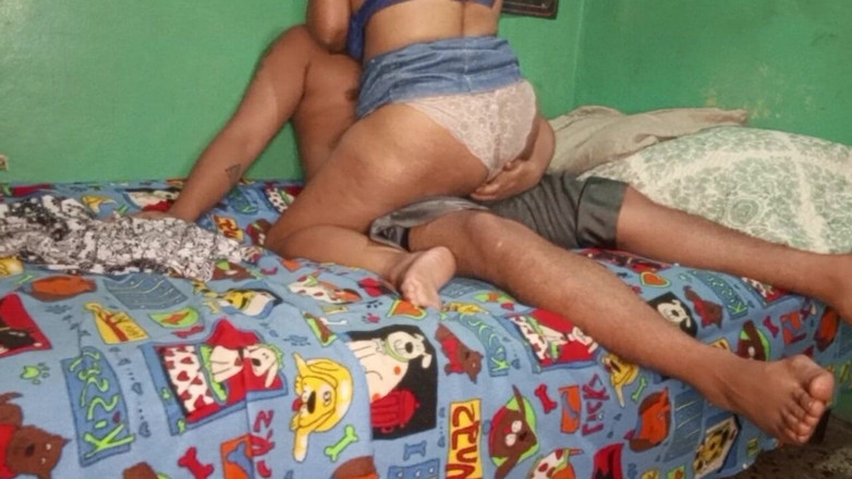 BigassMILF40: Menghangatkan ibu tiri 40 tahun