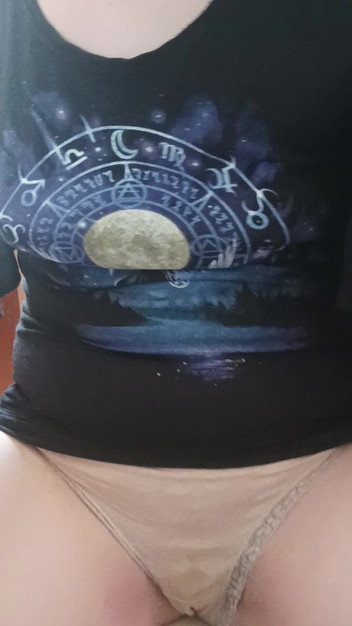 vuana: Tunjukkan pepek basah saya sebelum menghisap zakar