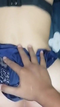 Ehemanns freund wirft sich hin und will höschen yaya verkaufen