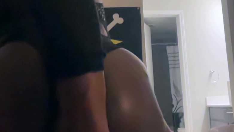 MaxArcane: Twink negro juega con su culo y usa un consolador