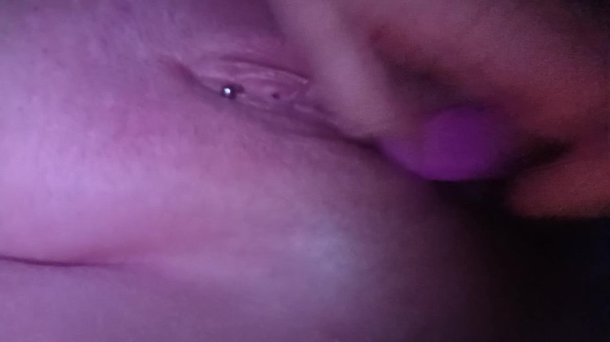 Playing to Cum (Green Eyes)
