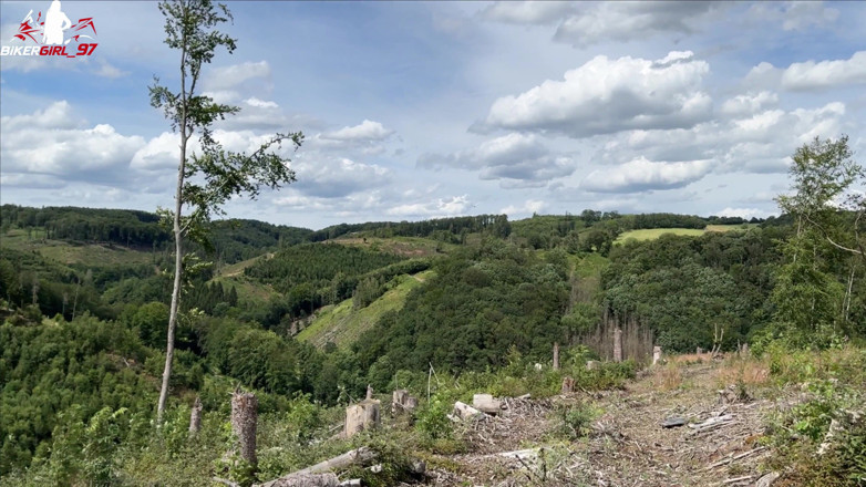 Bikergirl_97: Outdoor Pissing During a Hike with a Great View!