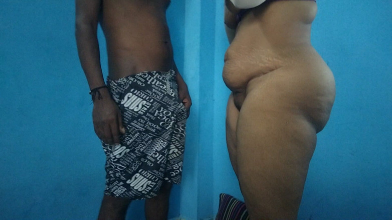 Benita sweety: Suami isteri dengan buah dada panas menghisap zakar rakaman dekat