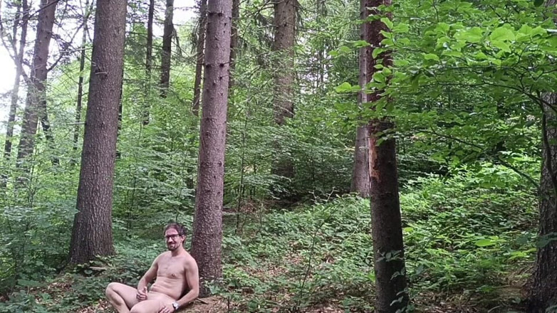 kickerscooter: Forest Risk: Jerking off a Dick Under a Busy Road
