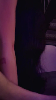 Gorąca brunetka Głębokie gardła i dostaje fucked przez Bwc
