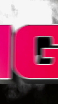 Brunetka nastolatka dostaje twarz w ringu bokserskim