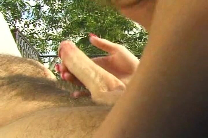 THAGSON RETRO: Blond milf poesje verslonden en loopt over van dikke creampie