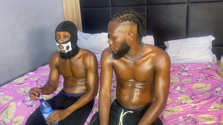 FWBigDick: Sexy chlap se přišel podívat na hru, ale nakonec jsme šukali