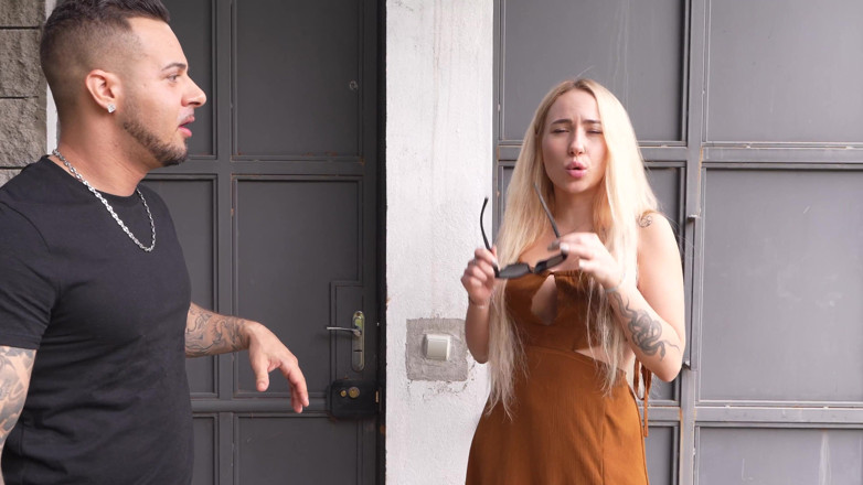 Martin Spell: Bez gotówki, po prostu starcie - przyrodnie siostry biorą trójkąty rent