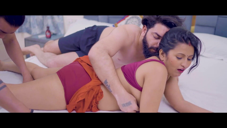 Triflicks: Sex în trei cu Casa Made 2 Bhaiyon Ne Milkar Kaamwali Ke...