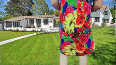 Kitty_Cross: Sexy striptýz v zahradě Sexy tanečnice