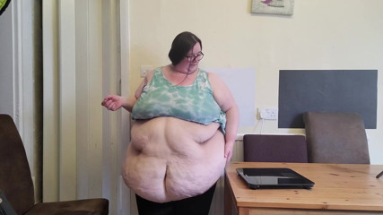 SSBBWLadyBrads: Perut berat di sisi
