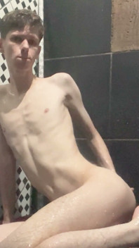 Kedoimath - a Twink Showing His Femine Body