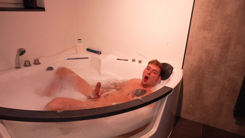 Melina May: I Piss on Him