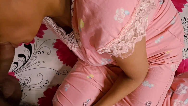 Banglasexycouple: Masajul desi se transformă în sex real gemând!