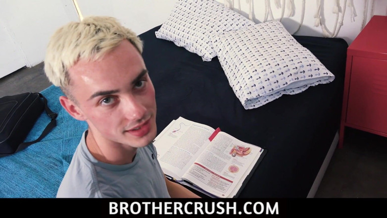Brother Crush: Big stepbro helps teen Joe Ex with getting to know...