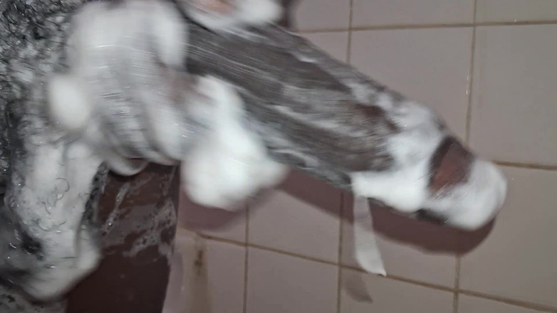 Chocolate Meat Stick: Cms curățând pula lui mare și neagră netăiată