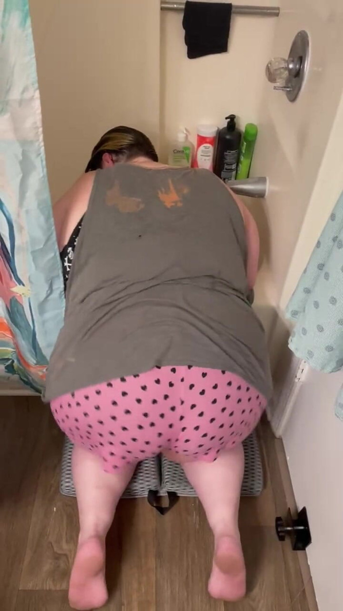 BBW Phoenix: MILF Shaking Her Ass