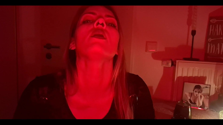 Naughty Natascha: Sper că te bucuri de tine la fel de mult...