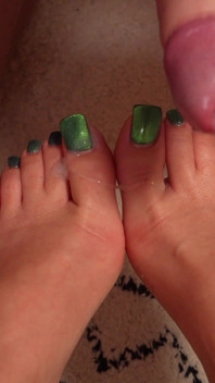 4K Foot Worship and Foot Gagging From Hot Blonde Goddess with Long Green Toenails