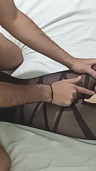 У неї було дуже туго, але врешті-решт я потрапив в неї (повне відео)