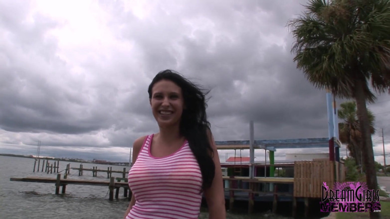 Dream Girls: Bella bares ihre riesigen titten und mehr um tampa