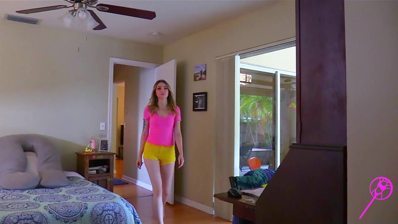 BIKINI-POPS: Emily Pissing Farting