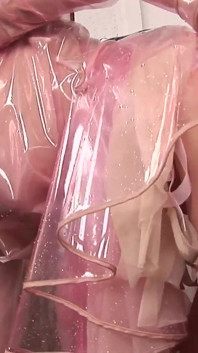 Paige Ashley velká zasnoubená děvka s vyholenou kundičkou a světlými vlasy miluje zapnutí a potěšení