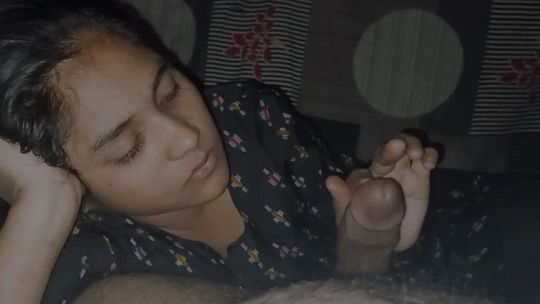 Couplemastiii: Indian Muslim Dick Suck by Home Maid