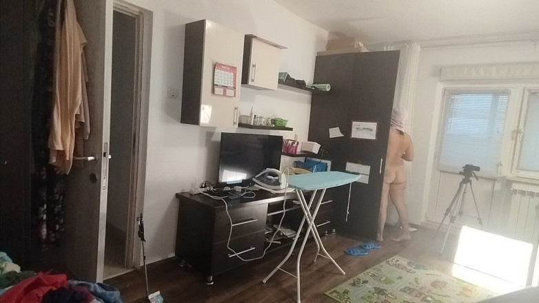 Amateur_MS: Sexy Brunette Doing Naked Chores Around the House