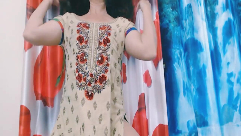 Bolly Karma: 남친을 속여 사랑으로 섹스해.