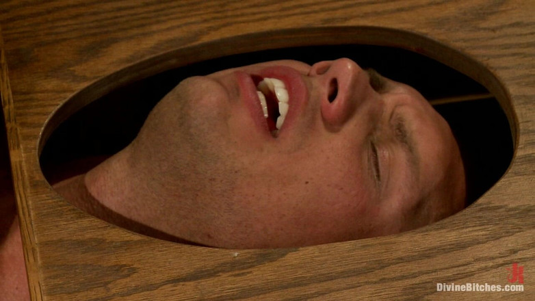 Divine Bitches by Kink: Paní Francesca Le