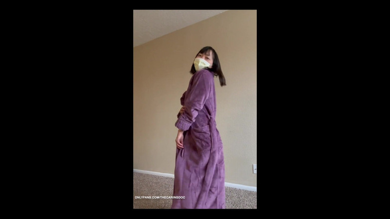 The Caring Doc: Tohle roztahujem a svlékám se.