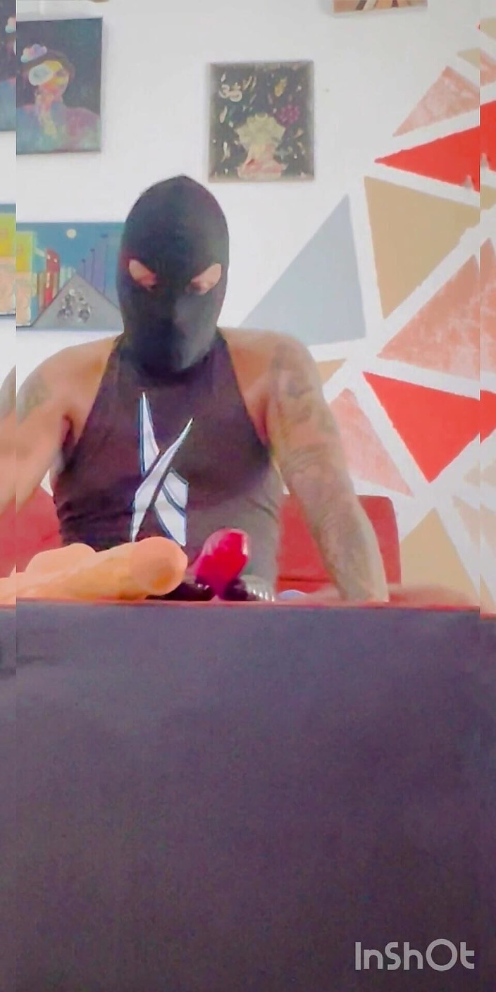 Deep boy: Shake Me Ass Very Hard(私のお尻を非常に激しく振る)