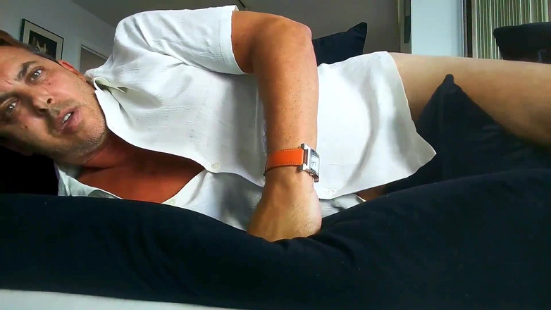 Cory Bernstein: Отчим Cory Bernstein и Jock сводный сын мастурбируют в секс-видео Fraternity X