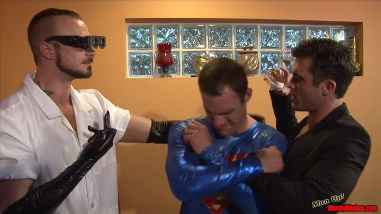 ManUpFilms: Clark Kent expuesta por el Dr X