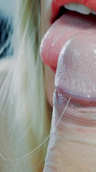 ฉันชอบแกล้งควยผู้ชายด้วยลิ้นและฟัน