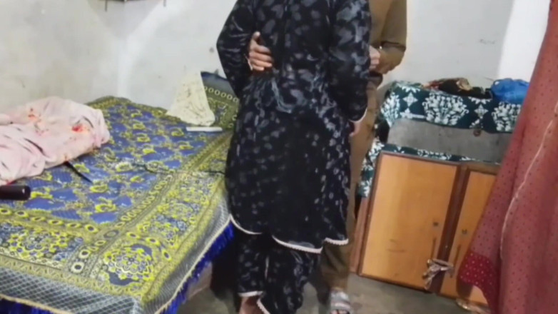 Abida sexy: ホットなセックスシーンの継姉