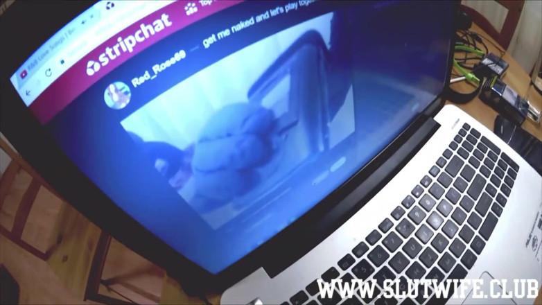 Slutwife Club: Desleixada cam boquete de uma puta mascarada camgirl