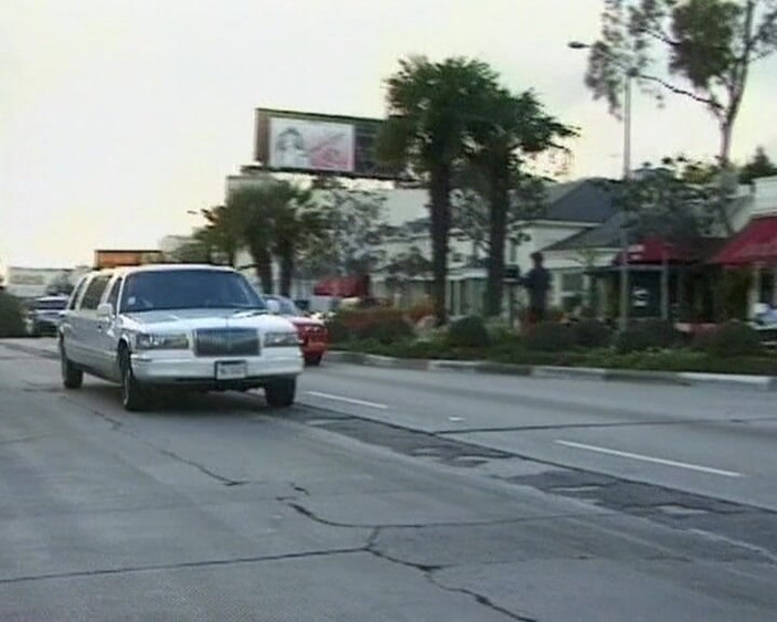 Busty German Sluts: Stygg tysk blondie påsatt av chefen i bilen