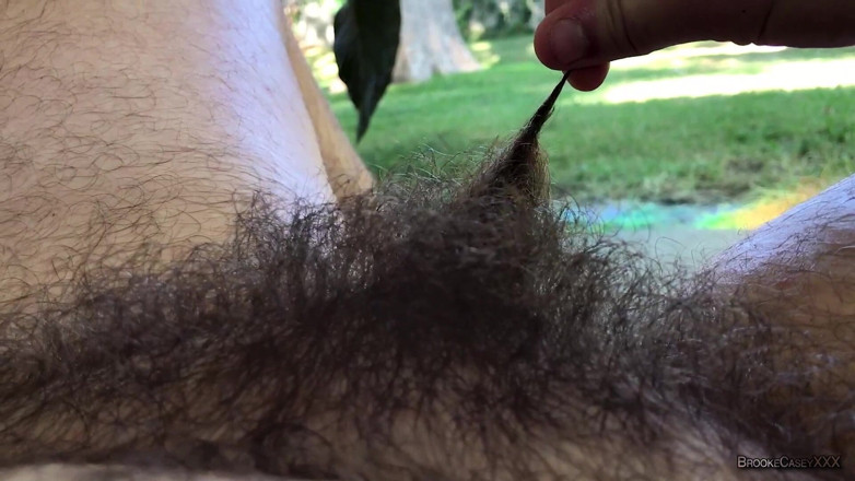 Brooke Casey: Adora el sudor en mi cuerpo peludo