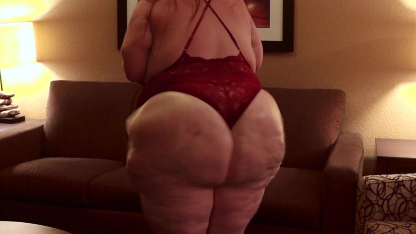 Oily Ass Twerking (JulieGinger) Oily Ass Twerking (JulieGinger)