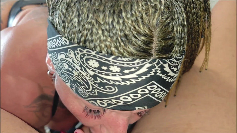 Danaxmuscles: The Bastard mengongkek saya dan membuatkan saya menelan semua air...