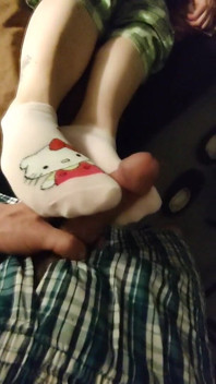 Sexy pink, hallo kitty, sockenjob &socken-handjob