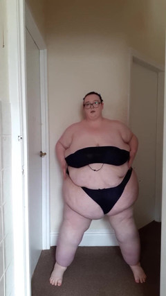 SSBBWLadyBrads: Ráda se svlékám