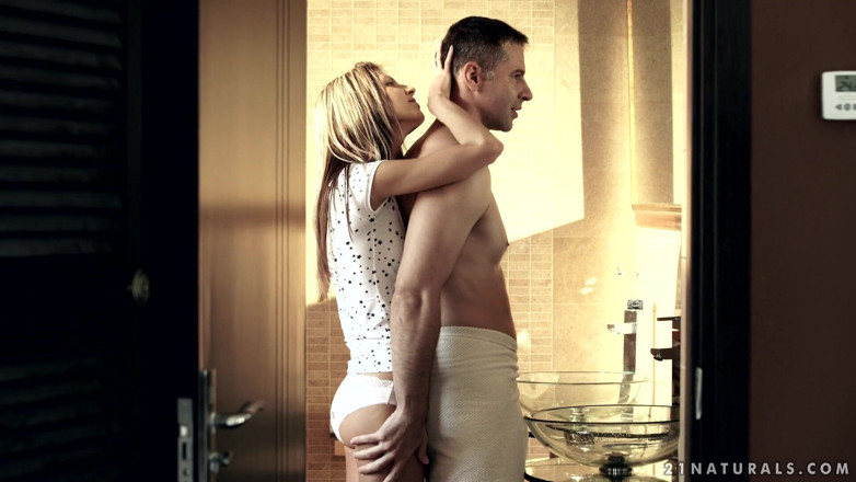 21 Naturals: 21 NATURALS - il sensuale sesh anale di gina gerson prima...